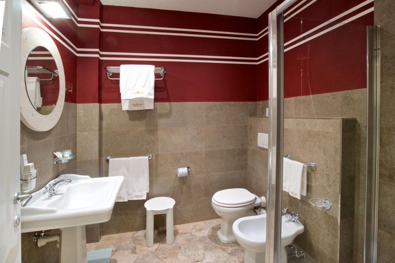 Design Suite Тирано Екстериор снимка
