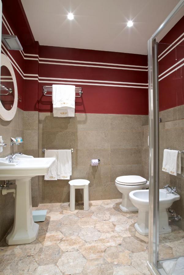 Design Suite Тирано Екстериор снимка