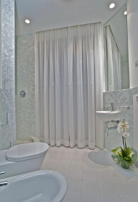 Design Suite Тирано Екстериор снимка