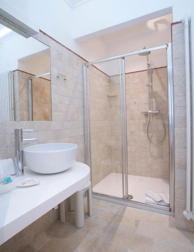Design Suite Тирано Екстериор снимка