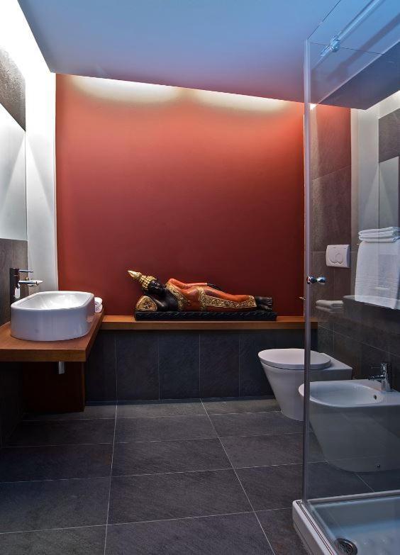 Design Suite Тирано Екстериор снимка