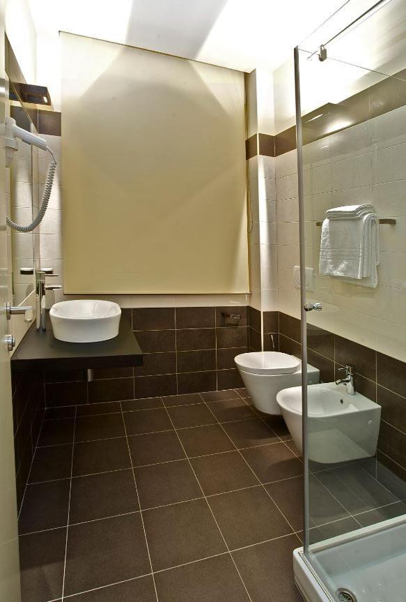 Design Suite Тирано Екстериор снимка