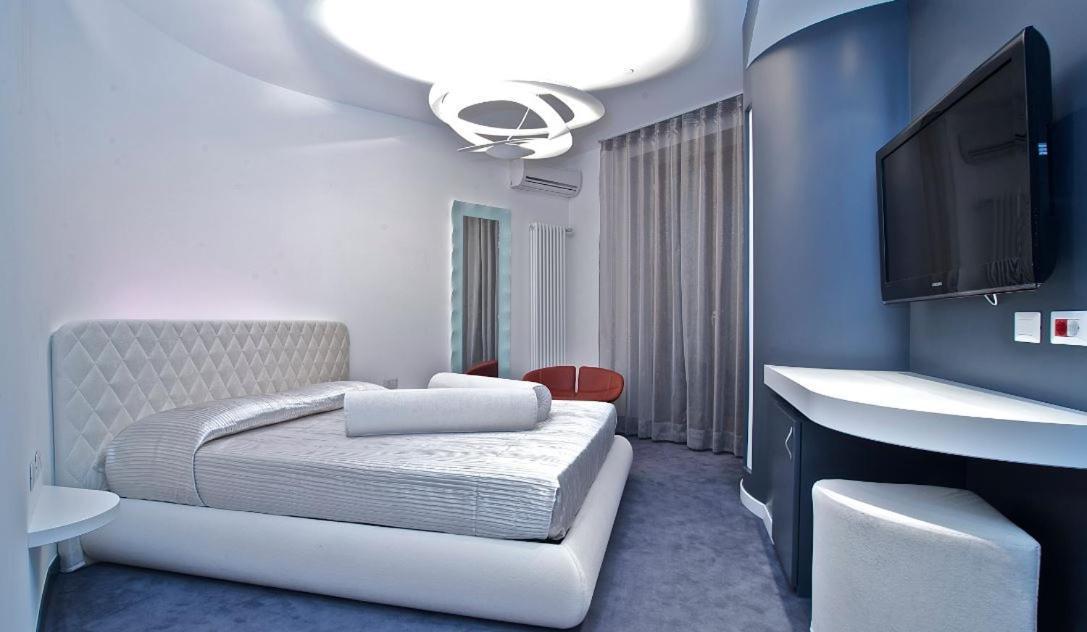 Design Suite Тирано Екстериор снимка