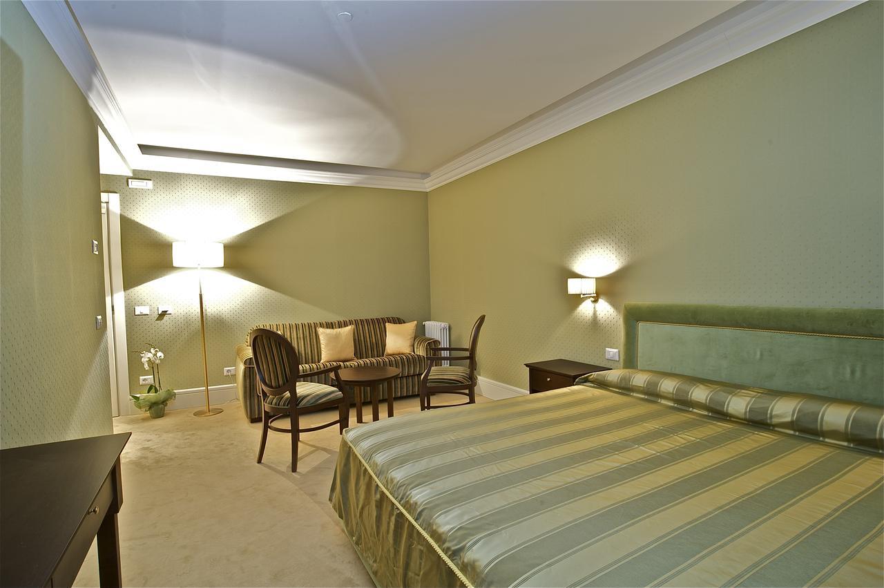 Design Suite Тирано Екстериор снимка